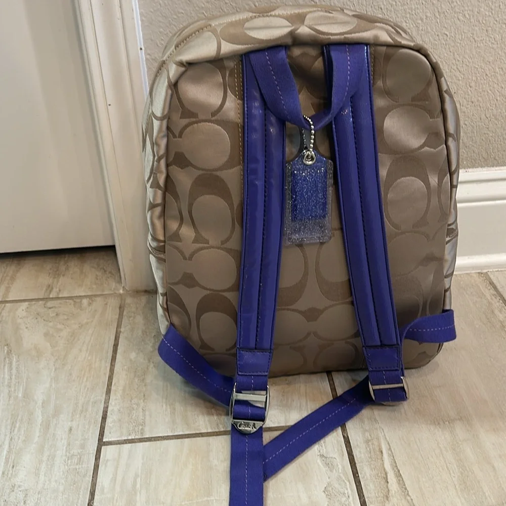 Authentic Coach Backpack - Picture 2 of 11